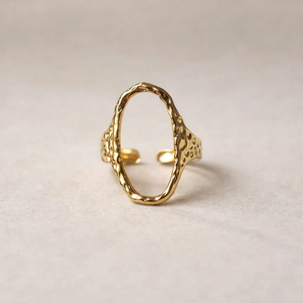 Bague ajustable Visée vue de face ovale irrégulier martelé