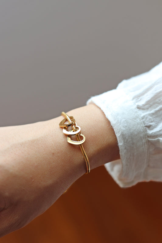 Bracelet breloques cœur doré LUDI en acier inoxydable, réglable et hypoallergénique