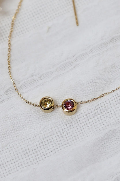 Bracelet en acier inoxydable avec pierres colorées coulissantes Nina, bijou personnalisable et élégant 