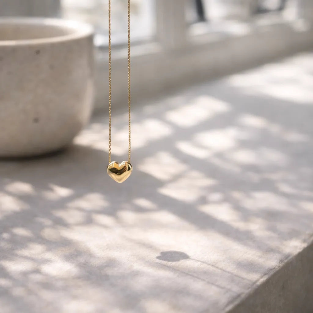 Collier Visée cœur bombé 9 mm détail du pendentif