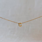 Collier lettre initiale doré - L’instant Visée Bijoux