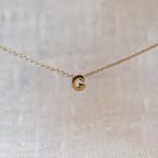 Collier lettre initiale doré - L’instant Visée Bijoux