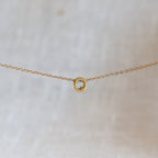 Collier lettre initiale doré - L’instant Visée Bijoux