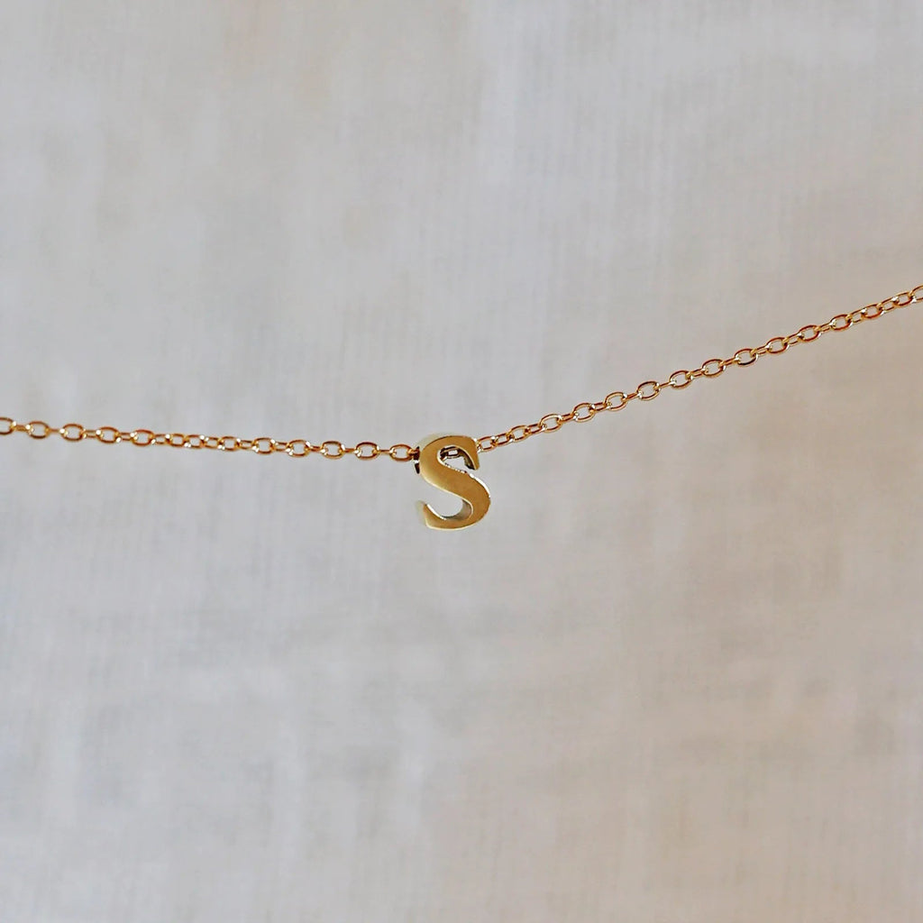 Collier lettre initiale doré - L’instant Visée Bijoux