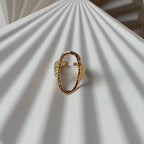Vidéo de la bague Maintenant en acier inoxydable doré, forme ovale martelée, réglable.