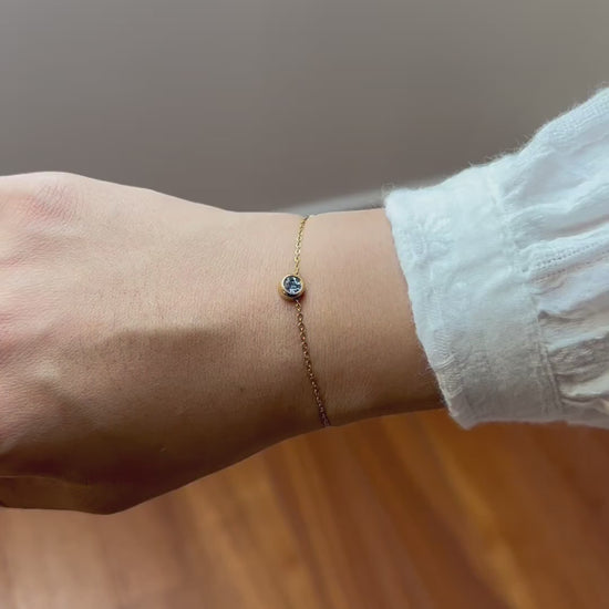 Bracelet en acier inoxydable avec pierres colorées coulissantes Nina, bijou personnalisable et élégant 